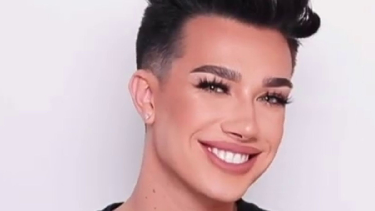 5 Makeup YouTubers To Start Watching