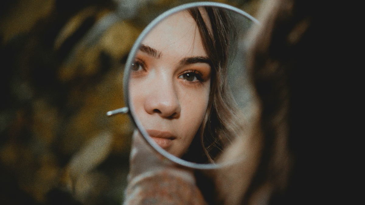 5 Reasons To Rock A Bare Face In Public